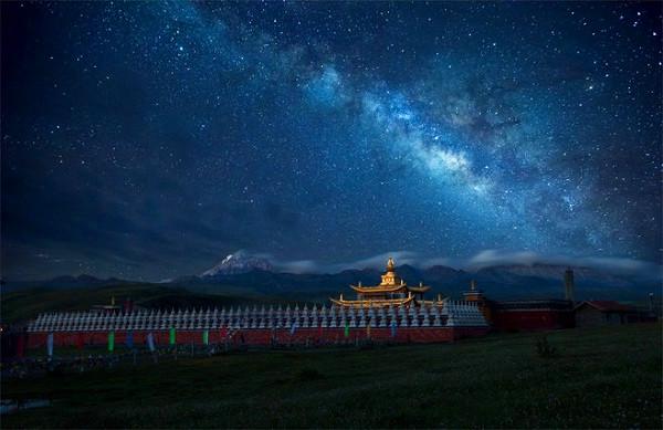 川藏線(xiàn)夜景