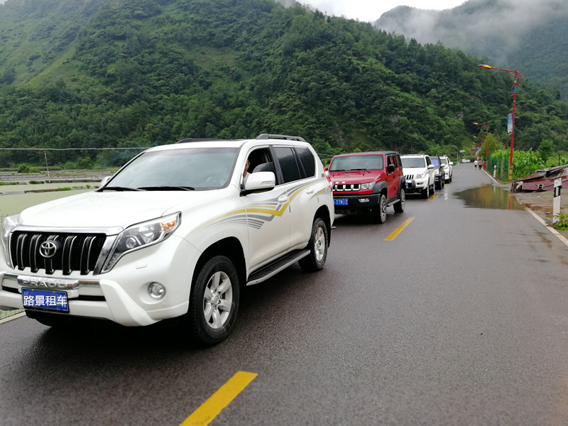 成都租越野車(chē)跑川藏線(xiàn)哪家好