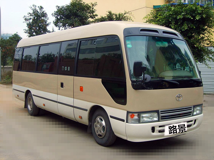 成都租豐田考斯特17座價(jià)格