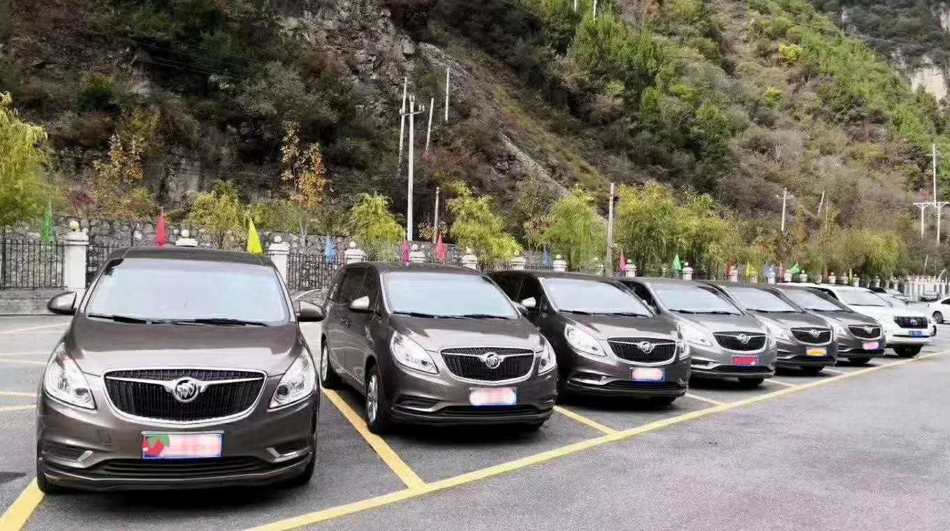 成都租商務(wù)車(chē)走川藏線(xiàn)