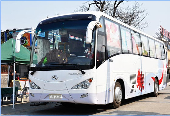 成都租大巴車(chē)帶司機