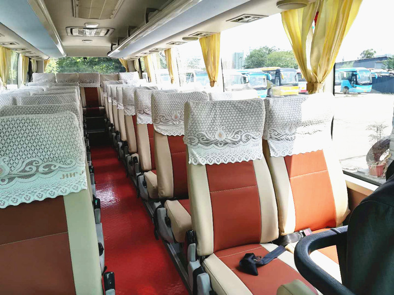 成都租大巴車(chē)一天要多少錢(qián)?報價(jià)中包含哪些費用