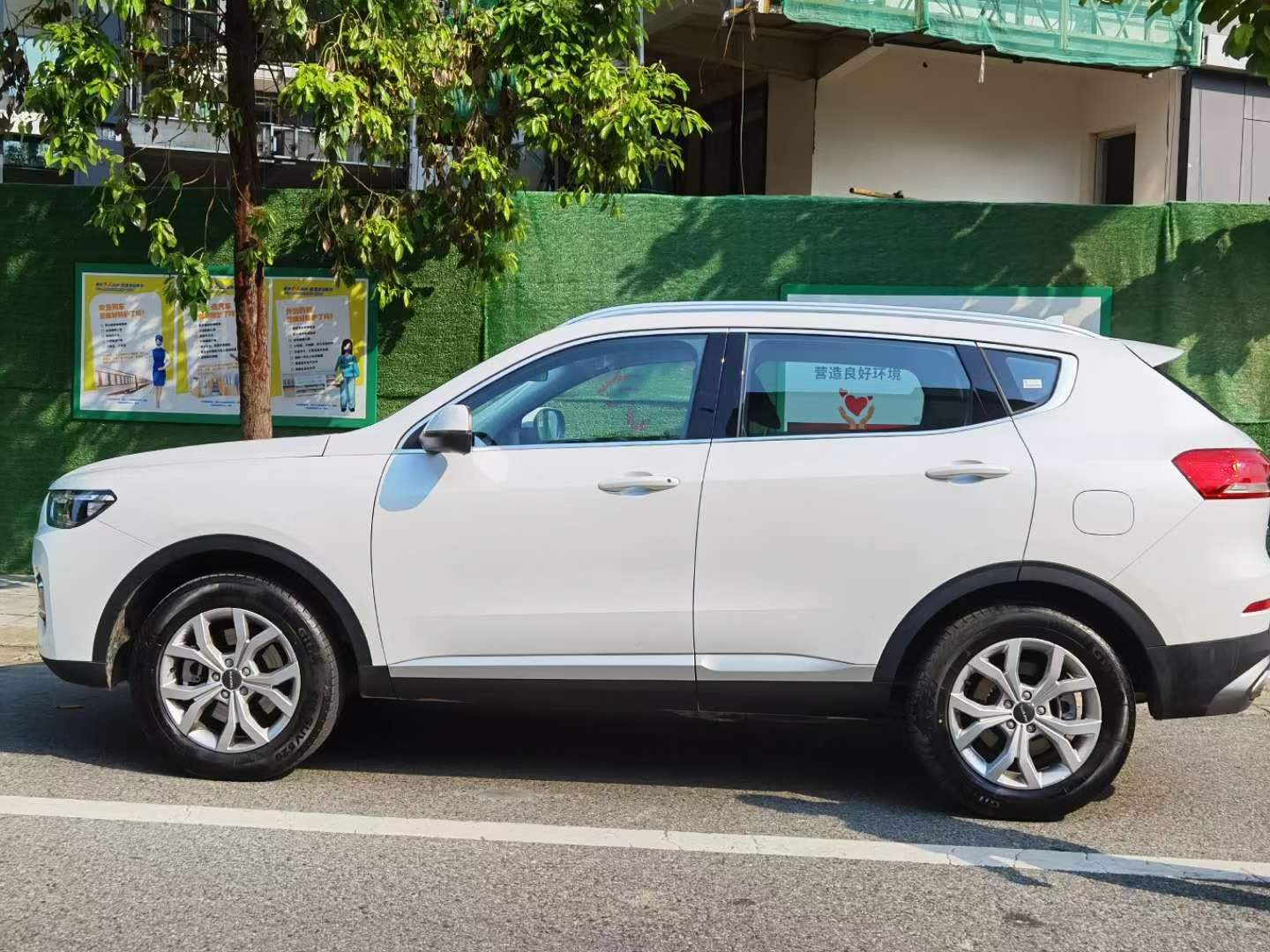 旅游租車(chē)自駕游到無(wú)人區時(shí)，為什么不能睡在車(chē)里？