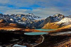 旅游租車(chē)景點(diǎn)鑒賞：美麗的川藏線(xiàn)，你是秋天童話(huà)